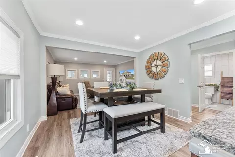 Dining - 18747 Riverview, Riverview, MI 48193 photo 2 of 3