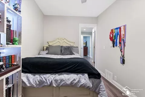 Bedroom - 18747 Riverview, Riverview, MI 48193 photo 4 of 4