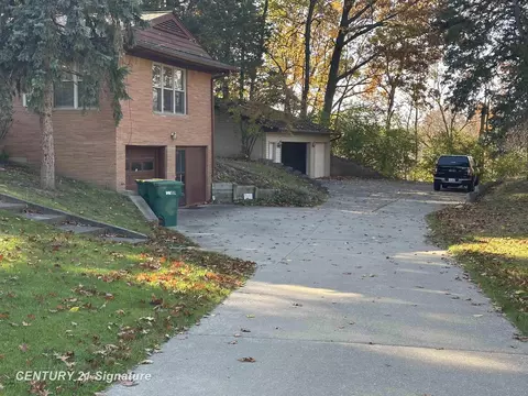 537 Sharon, Flushing, MI 48433