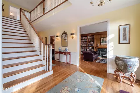 Entry Way - 825 Bishop, Grosse Pointe, MI 48230 photo 2 of 6