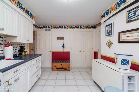 Kitchen - 825 Bishop, Grosse Pointe, MI 48230 photo 7 of 7