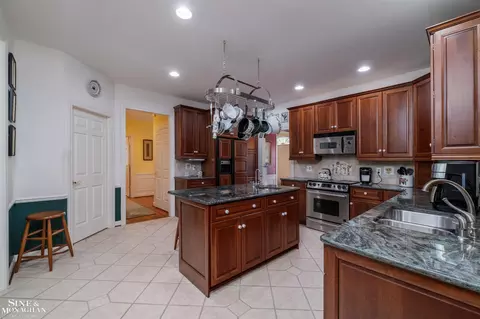 Kitchen - 825 Bishop, Grosse Pointe, MI 48230 photo 2 of 7