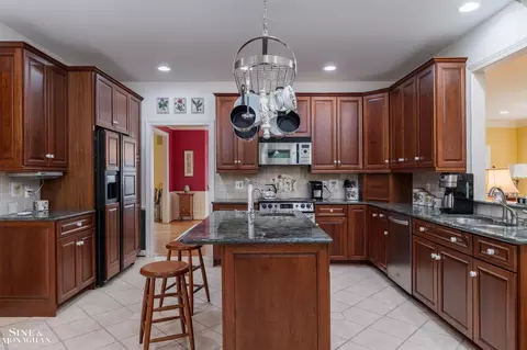 Kitchen - 825 Bishop, Grosse Pointe, MI 48230 photo 4 of 7