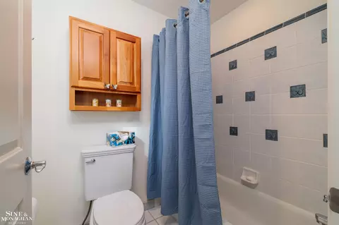 Bath - 825 Bishop, Grosse Pointe, MI 48230 photo 5 of 5