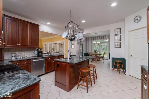 Kitchen - 825 Bishop, Grosse Pointe, MI 48230 photo 5 of 7