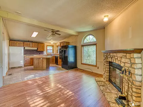 Living - 1189 Sunset, Monroe, MI 48162 photo 7 of 7