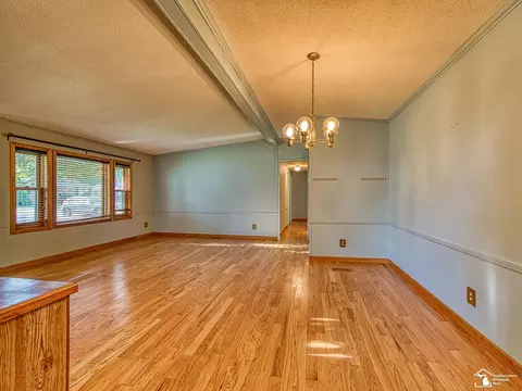 Living - 1189 Sunset, Monroe, MI 48162 photo 4 of 7