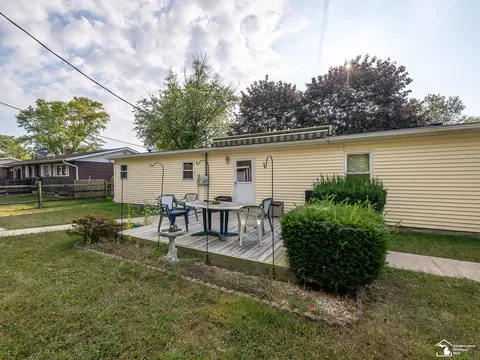 Exterior - 1189 Sunset, Monroe, MI 48162 photo 6 of 7