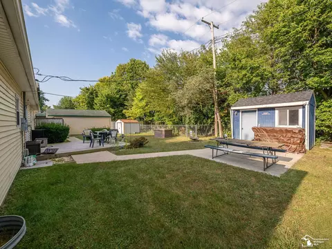 Exterior - 1189 Sunset, Monroe, MI 48162 photo 7 of 7