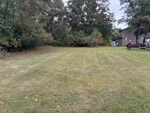 00 Huckleberry, Farwell, MI 48622