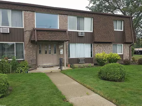 30241 Utica Rd #107, Roseville, MI 48066