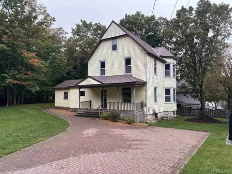 108 W Calverley, Houghton, MI 49931