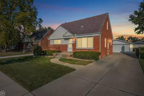 25334 Waldorf, Roseville, MI 48066