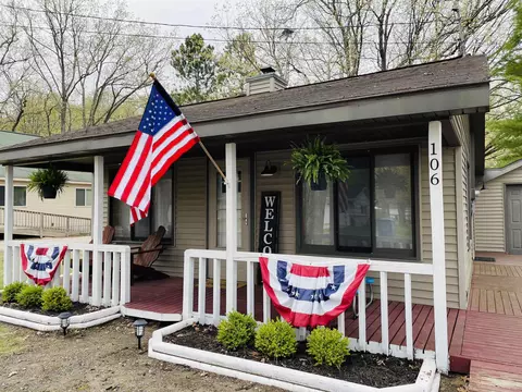 106 Lakeview, Houghton Lake, MI 48629