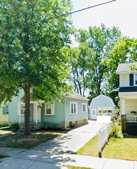 308 Borton, Essexville, MI 48732