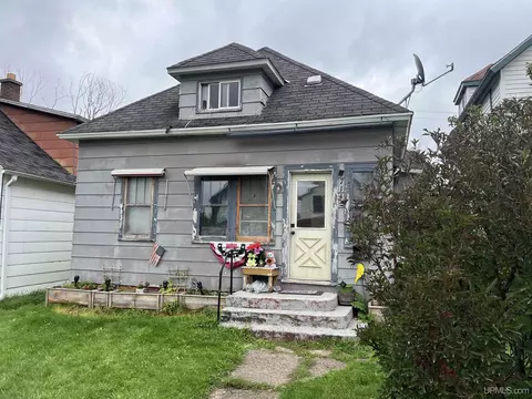 714 N 7th, Iron River, MI 49935