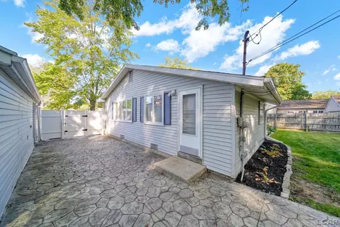 Exterior - 2629 Renfrew, Jackson, MI 49201 photo 5 of 10