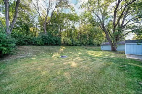 Exterior - 2629 Renfrew, Jackson, MI 49201 photo 7 of 10