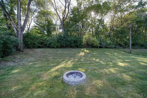Exterior - 2629 Renfrew, Jackson, MI 49201 photo 8 of 10