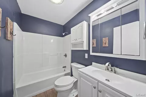 Bath - 2629 Renfrew, Jackson, MI 49201 photo 1 of 1