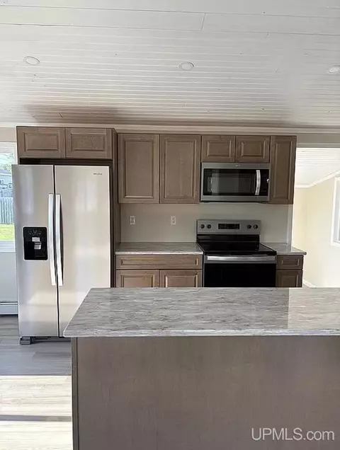 1740 Rosewood, Ishpeming, MI 49849 photo 3