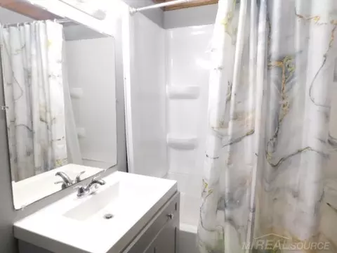 Bath - 401 E Ml, Capac, MI 48014 photo 2 of 3