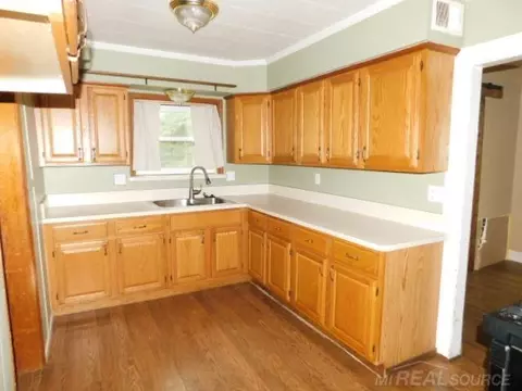 Kitchen - 401 E Ml, Capac, MI 48014 photo 1 of 2