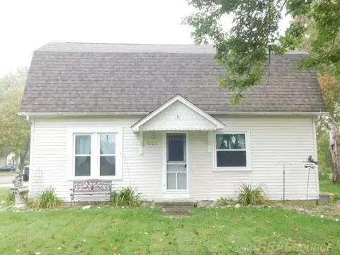 Exterior - 401 E Ml, Capac, MI 48014 photo 2 of 5