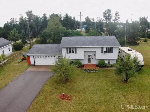 610 Lakewood, Marquette, MI 49855