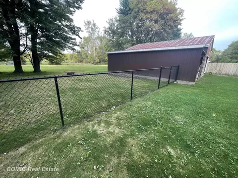 Exterior - 4045 E Mount Morris, Mount Morris, MI 48458 photo 4 of 5