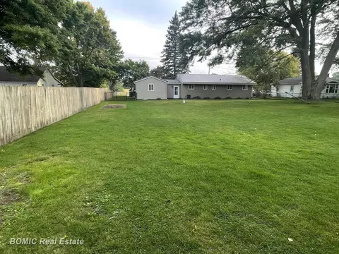 Exterior - 4045 E Mount Morris, Mount Morris, MI 48458 photo 5 of 5
