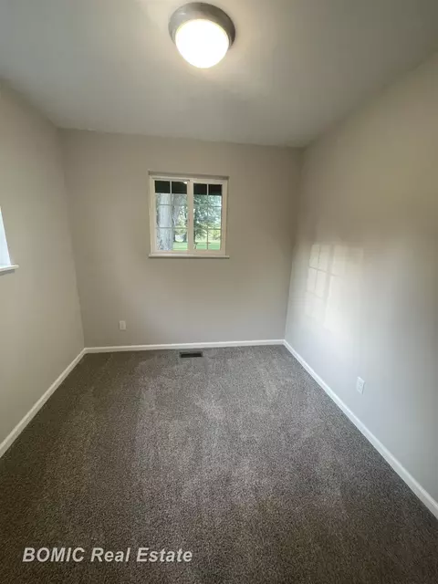 Bedroom - 4045 E Mount Morris, Mount Morris, MI 48458 photo 2 of 2