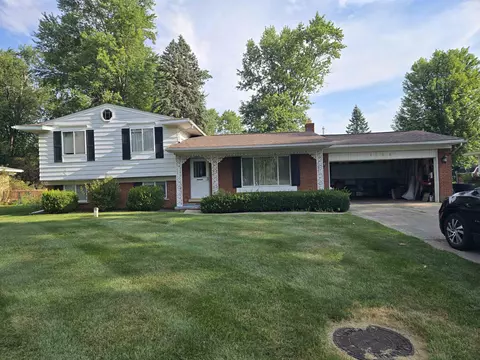 1144 Pickwick Pl, Flint, MI 48507