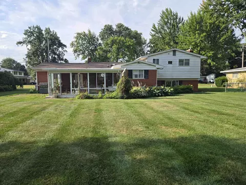 1144 Pickwick Pl, Flint, MI 48507 photo 2