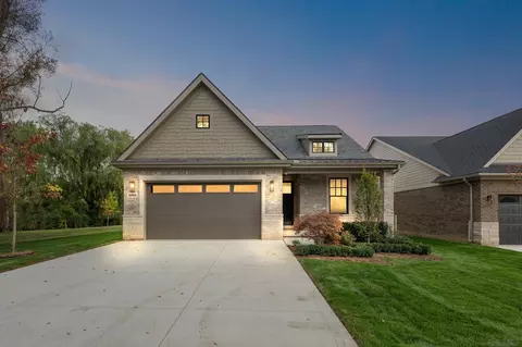 5980 Willow Grv, Troy, MI 48085
