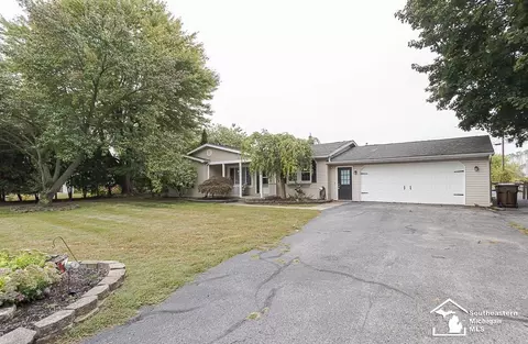 13653 Dunlap, La Salle, MI 48145
