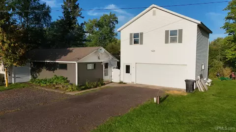 40340 Sturgeon Riv, Chassell, MI 49916