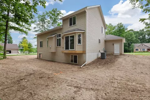 797 War Bonnet, Tecumseh, MI 49286 photo 2