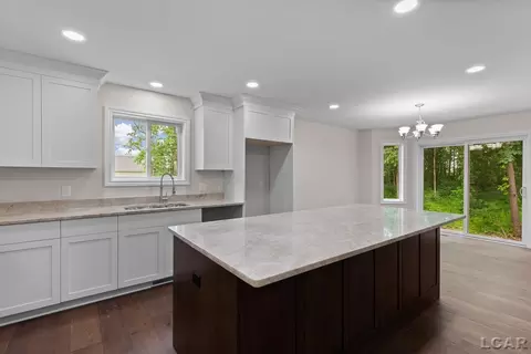797 War Bonnet, Tecumseh, MI 49286 photo 9
