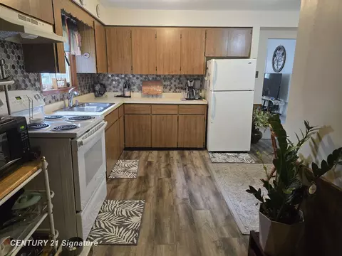 Kitchen - 499 Helen, Mount Morris, MI 48458 photo 2 of 4