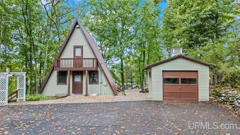 1635 Vivio, Florence, WI 54121