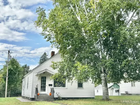 517 Harding, Kingsford, MI 49802