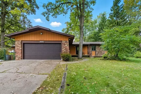 4956 W Bis, Midland, MI 48642