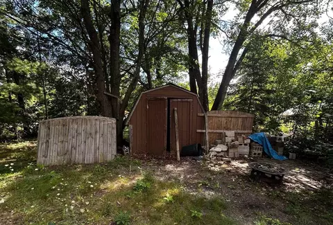 488 Vernon, Gladwin, MI 48624 photo 3
