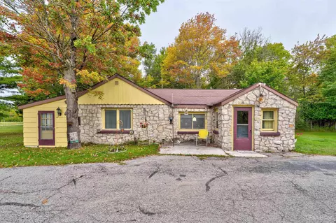 698 N N Riv, Manistique, MI 49854