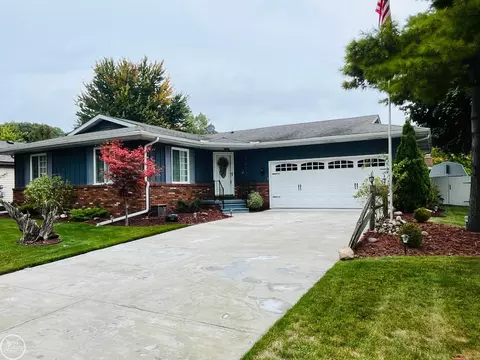 1423 Old Squire, Port Huron, MI 48060
