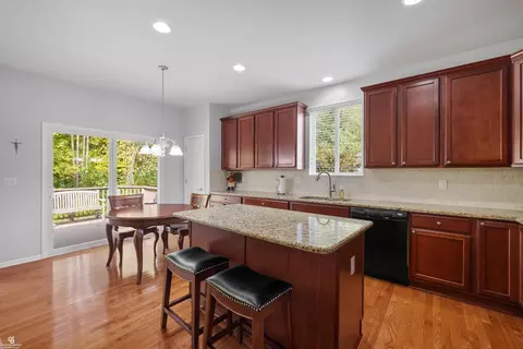 Kitchen - 49716 Broadacre, Macomb, MI 48042 photo 3 of 6
