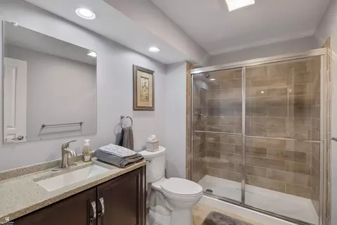 Bath - 49716 Broadacre, Macomb, MI 48042 photo 4 of 4
