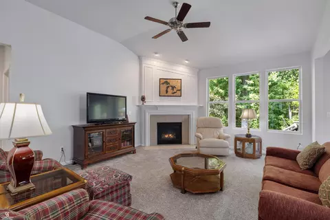 Living - 49716 Broadacre, Macomb, MI 48042 photo 2 of 5