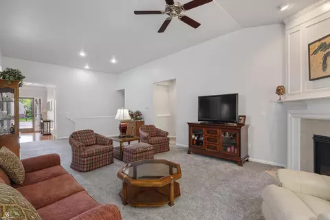 Living - 49716 Broadacre, Macomb, MI 48042 photo 5 of 5